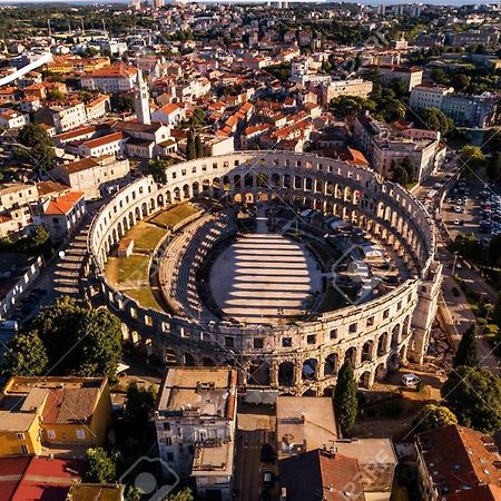 Pula Center Arena Belvedere Apartments And Rooms Exterior foto